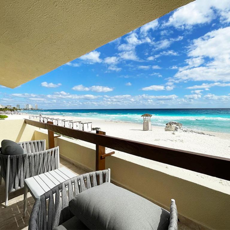 Grand Park Royal Cancun - All Inclusive - Villa - Beach Front - 1