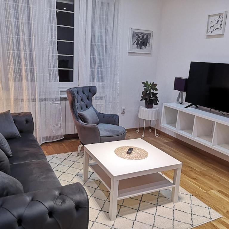 Modern apartment in the city center - One-Bedroom Apartment - 1