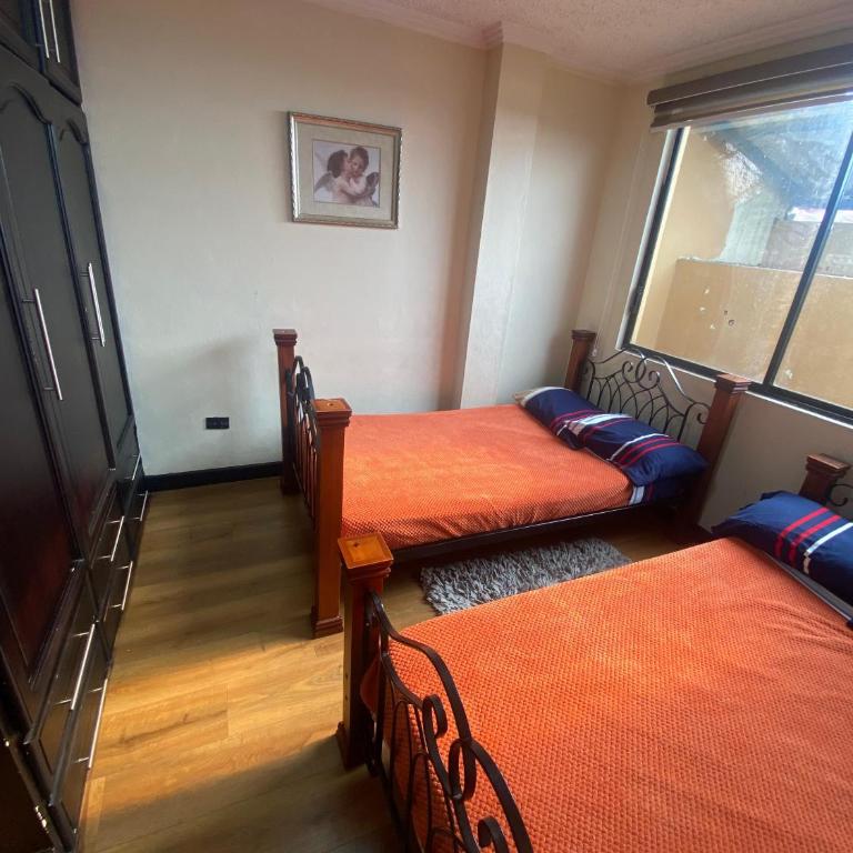 Encantador departamento de 3 dormitorios en el centro histórico de Cuenca - Apartamento de 3 dormitorios - 9