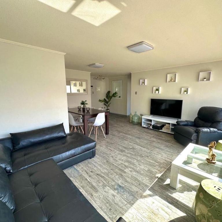 Departamento en Iquique frente al Mar 3 Dormitorios 2 baños - Three-Bedroom Apartment - High Floor - 5