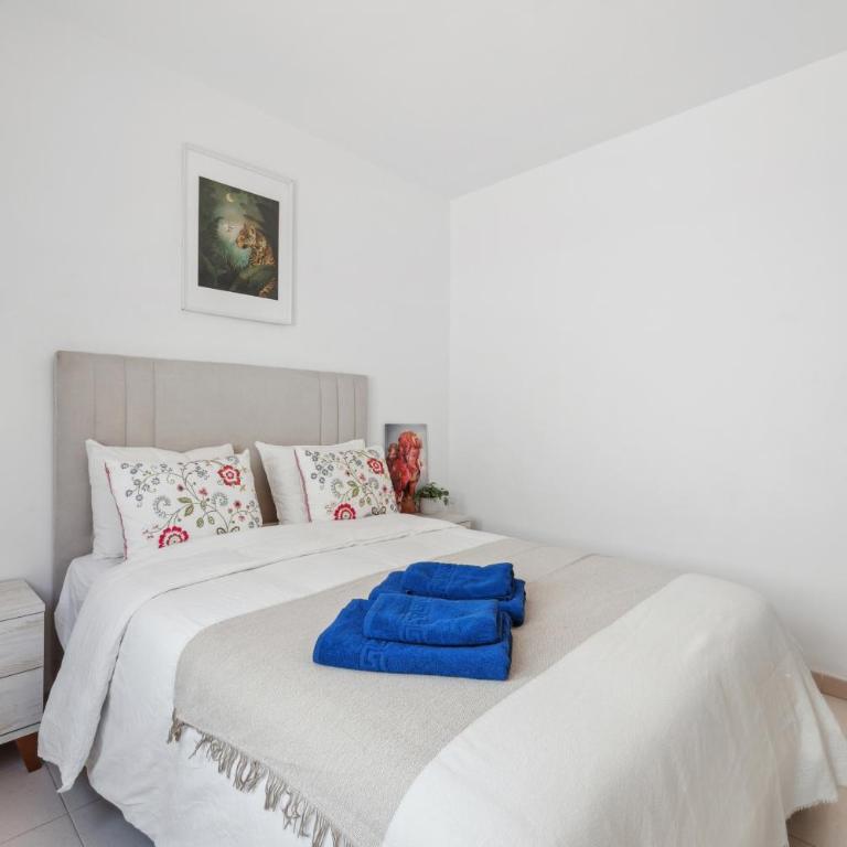 Habitación cerca del aeropuerto y playa en una casa familiar - Habitación Doble con baño privado - 2