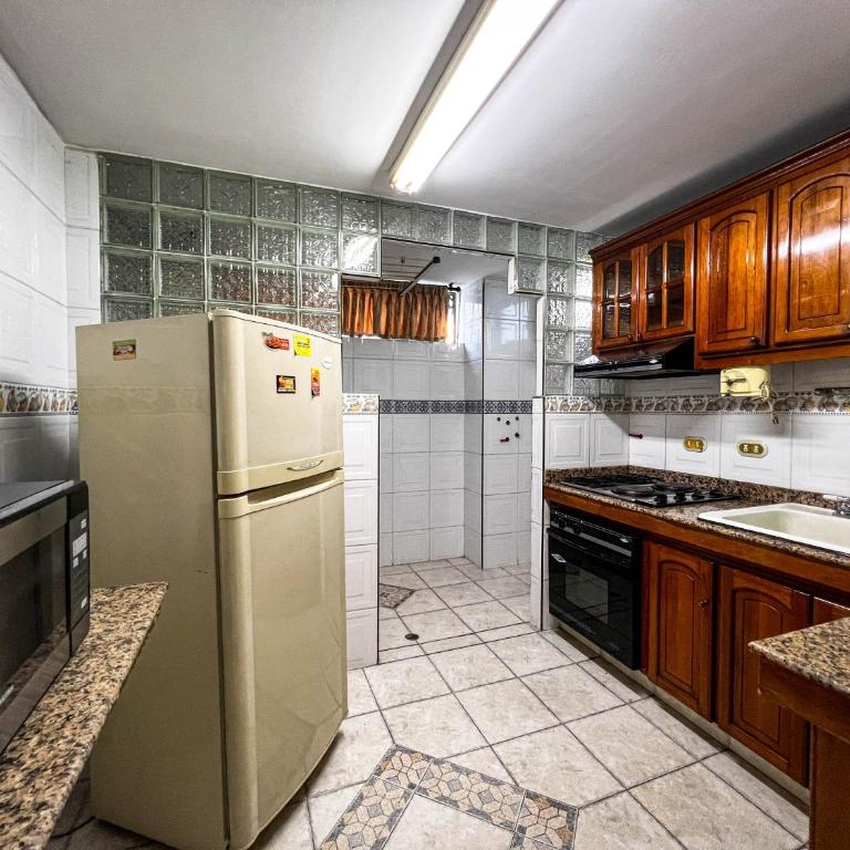 Gran Hotel Cali - Apartamento Deluxe - 11