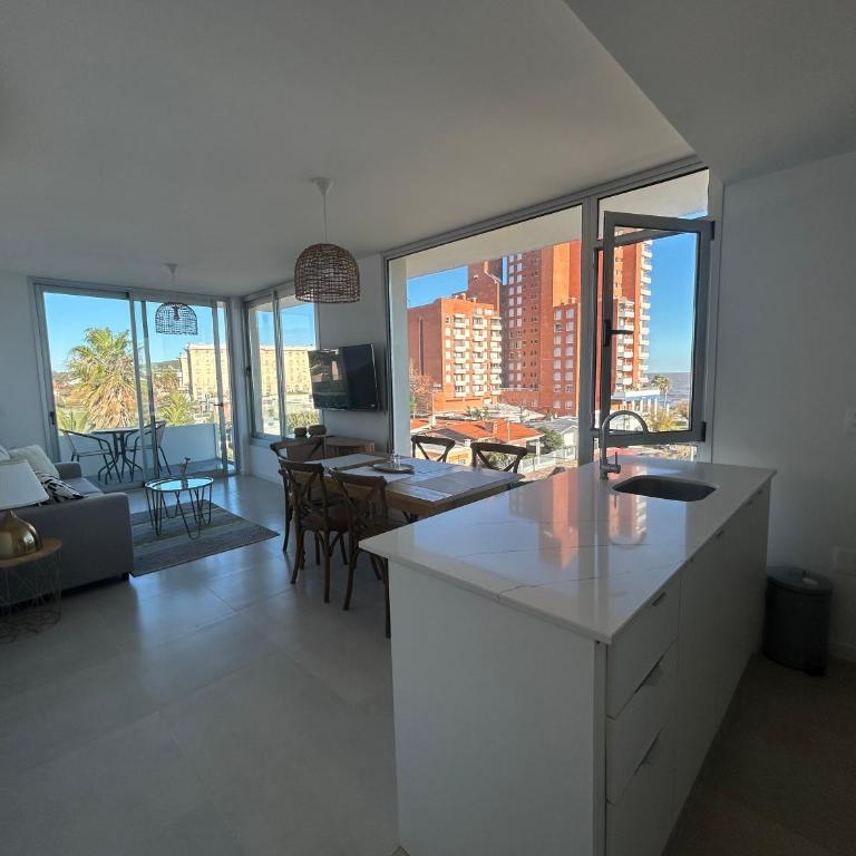 Vista al mar y cerros! Bano en suite apto nuevo Altos de Piriapolis - Apartamento de 2 dormitorios - Frente al océano - 14