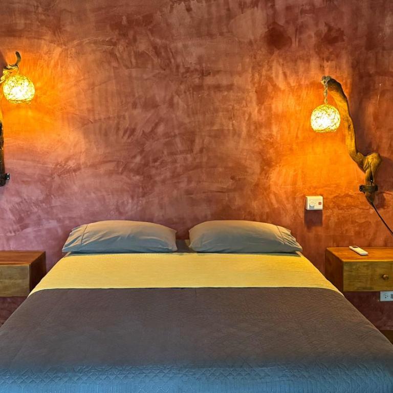 Casa del Tunel Lodge in Getsemani - Deluxe Double or Twin Room with Balcony - 8