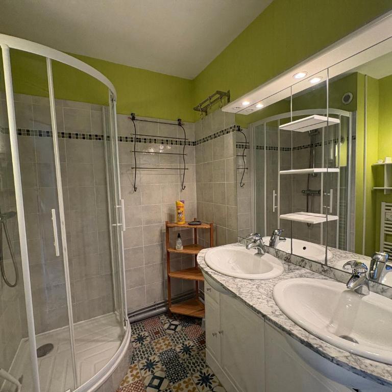 Appartement 2 chambres pour 6 personnes - Face mer - Spacieux - Saint-Jean-de-Monts - FR-1-323-297 - Appartement - 24