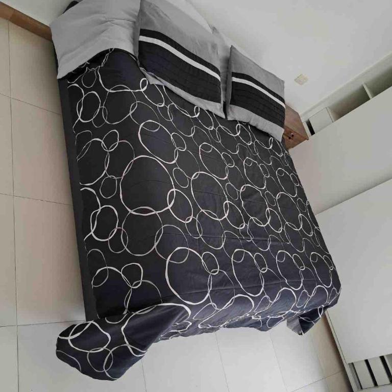 Beautiful house downtown - Three-Bedroom Apartment - 4