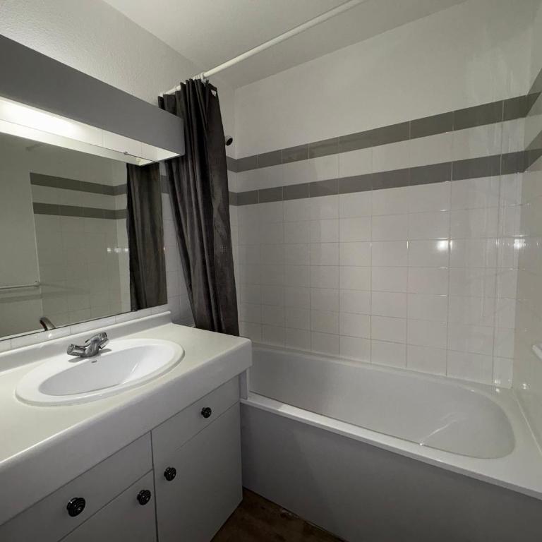 Appartement T2 + Alcôve, piscine collective, 5 pers, parking - FR-1-323-568 - Apartment - 5