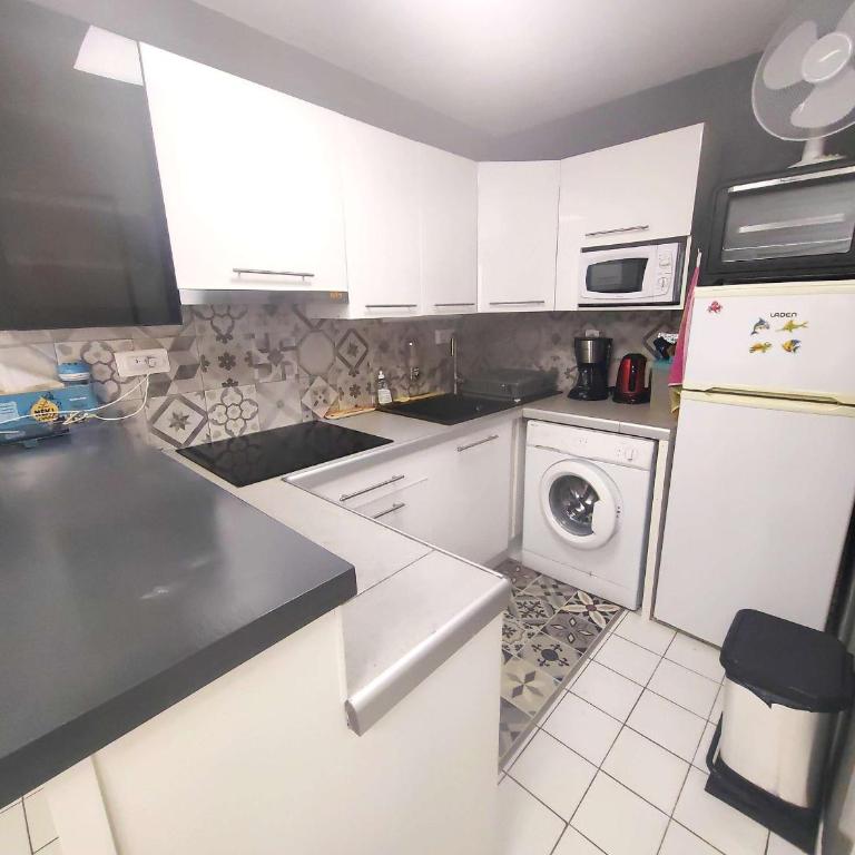 Cap d'Agde: Joli T2 Climatisé à 50m Plage, 4 Pers - FR-1-607-227 - Appartamento - 4