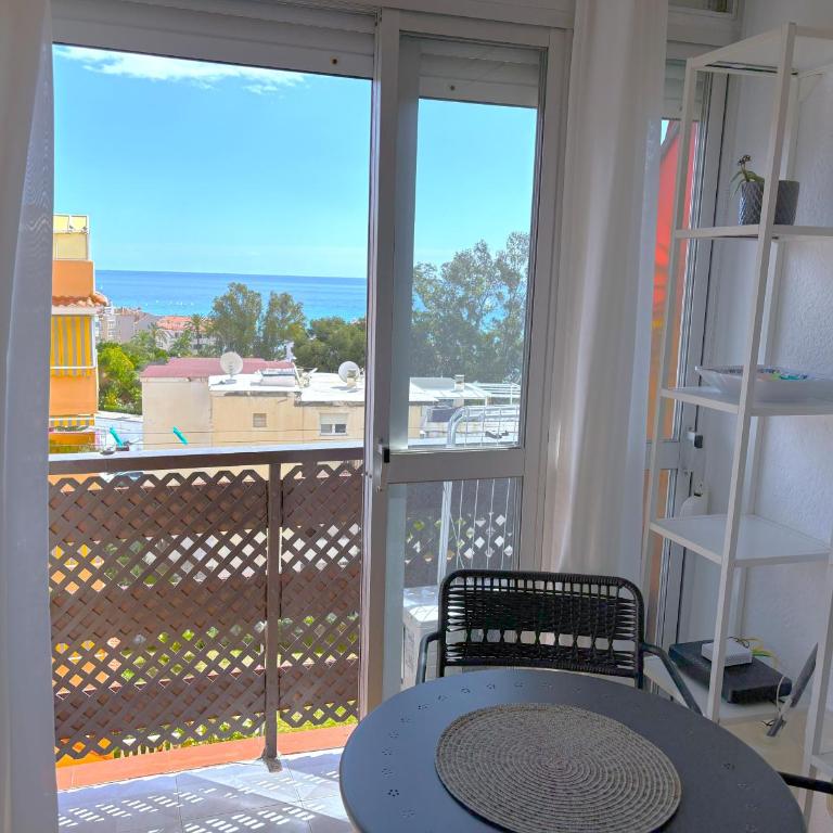 Evans Realty BY Estudio & Piscinas & Centro & Playa - Apartamento de 1 dormitorio - 2