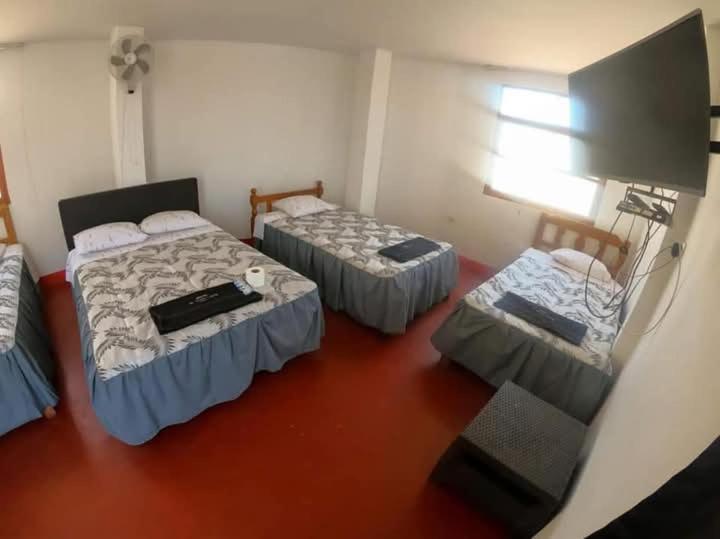 Hospedaje con vista ala laguna de huacachina refugio en el oasis - Family Room - 5