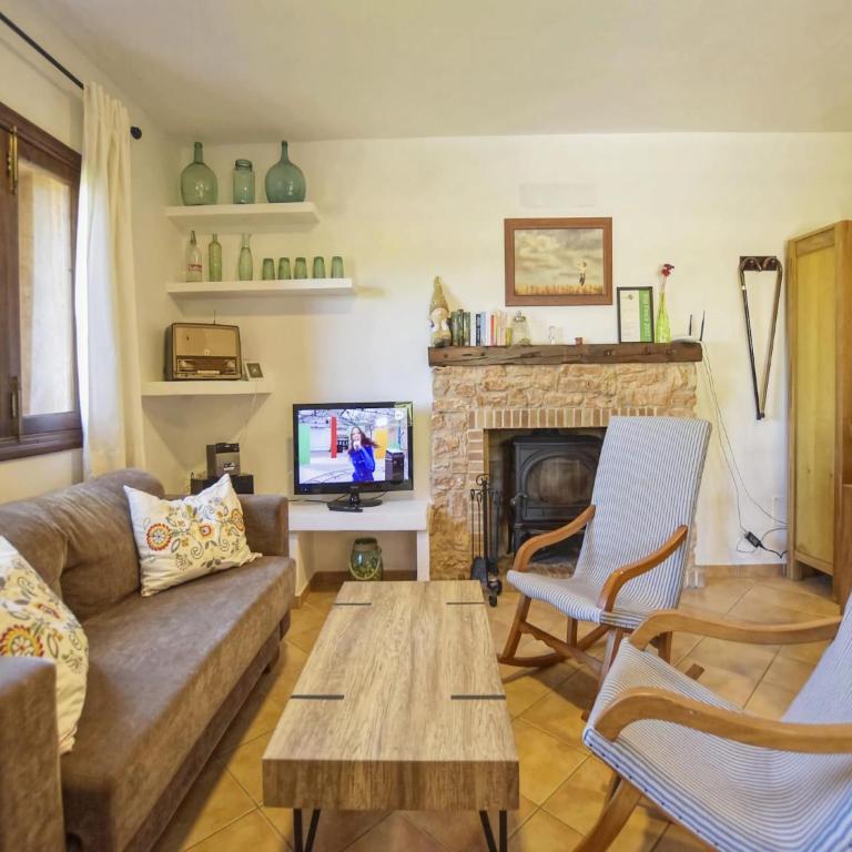 Nice holiday home with private pool - Casa Vacacional de 3 dormitorios - 2