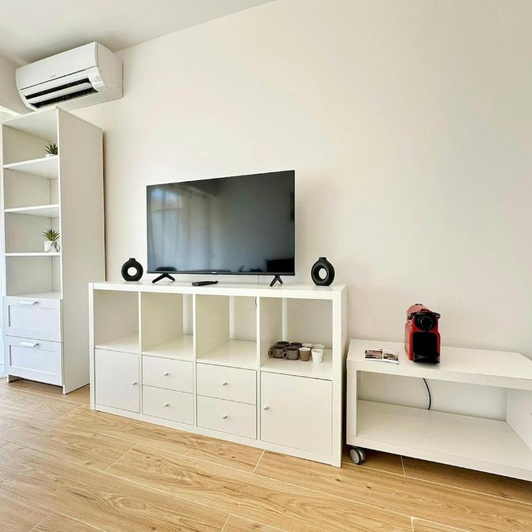 50 des plages Jolie studio centre juan les pins - Appartement - 24