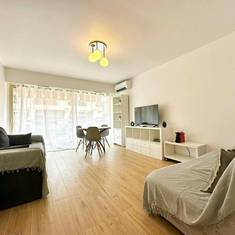 50 des plages Jolie studio centre juan les pins - Appartement - 25