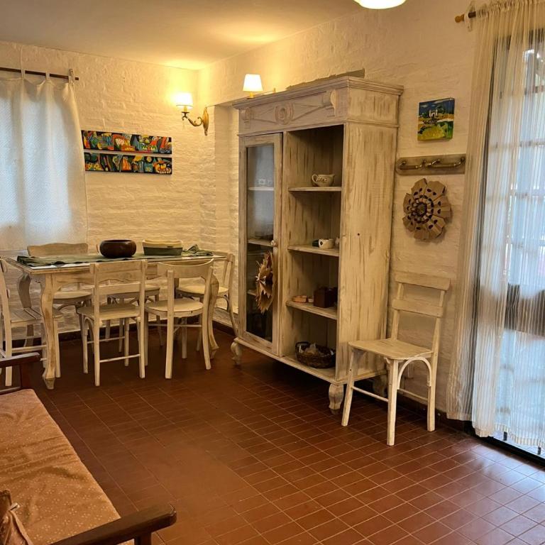 Casita Amarillo Sol con Casa de Te, Pileta y Parrilla - Casa de 2 dormitorios - 8