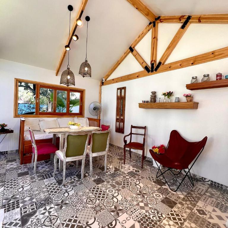 Casita Amarillo Sol con Casa de Te, Pileta y Parrilla - Casa de 2 dormitorios - 23