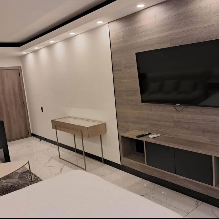 Sky Luxia - One-Bedroom Apartment - 8