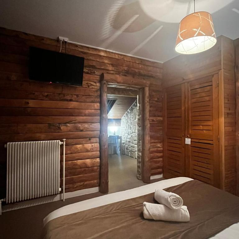 Hôtel Au Feu De Bois - Chambre Double Supérieure - 8