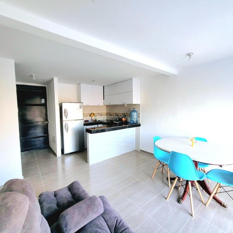 Grande y Bonito Apartamento Con Piscina - Apartamento de 3 dormitorios con balcón - 6