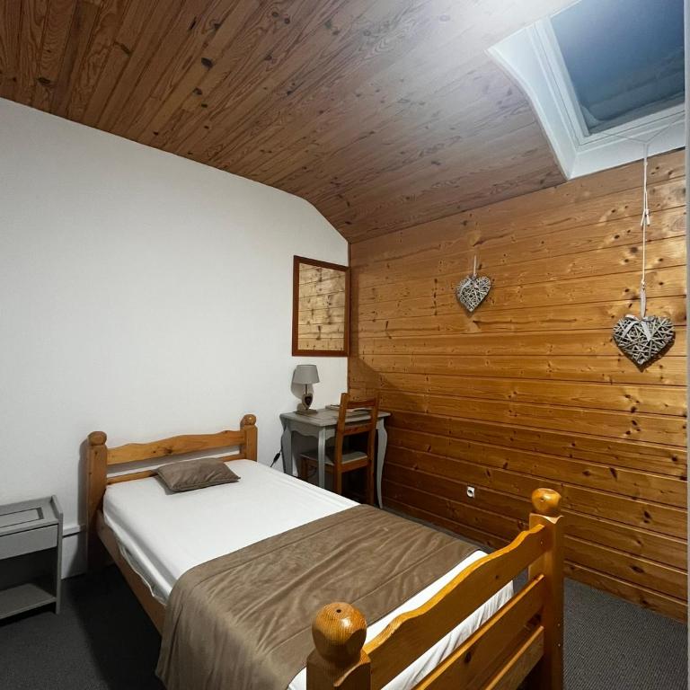 Hôtel Au Feu De Bois - Chambre Triple - 2