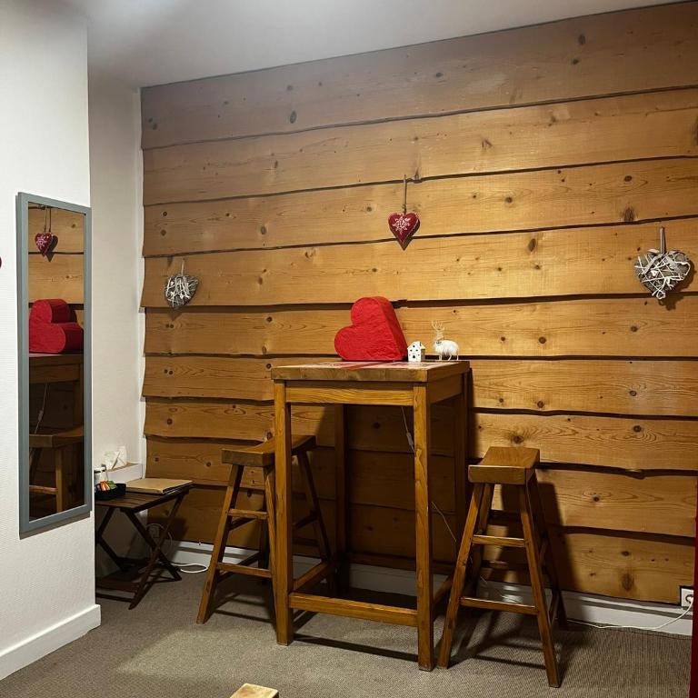 Hôtel Au Feu De Bois - Chambre Double - Vue sur Montagne - 3