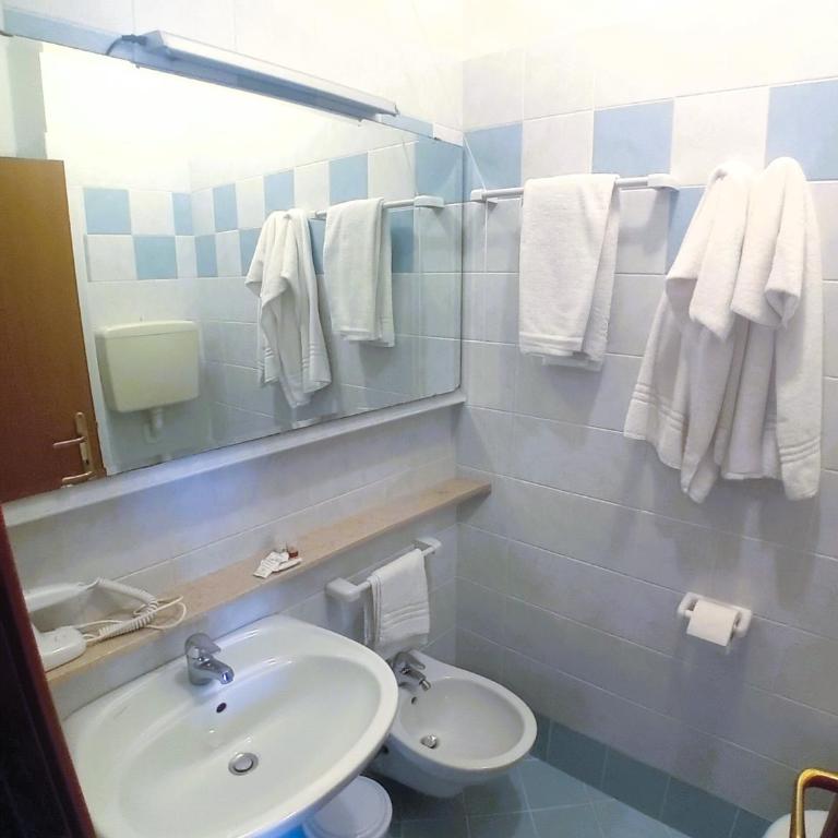 Hotel Galles - Camera Familiare - 3