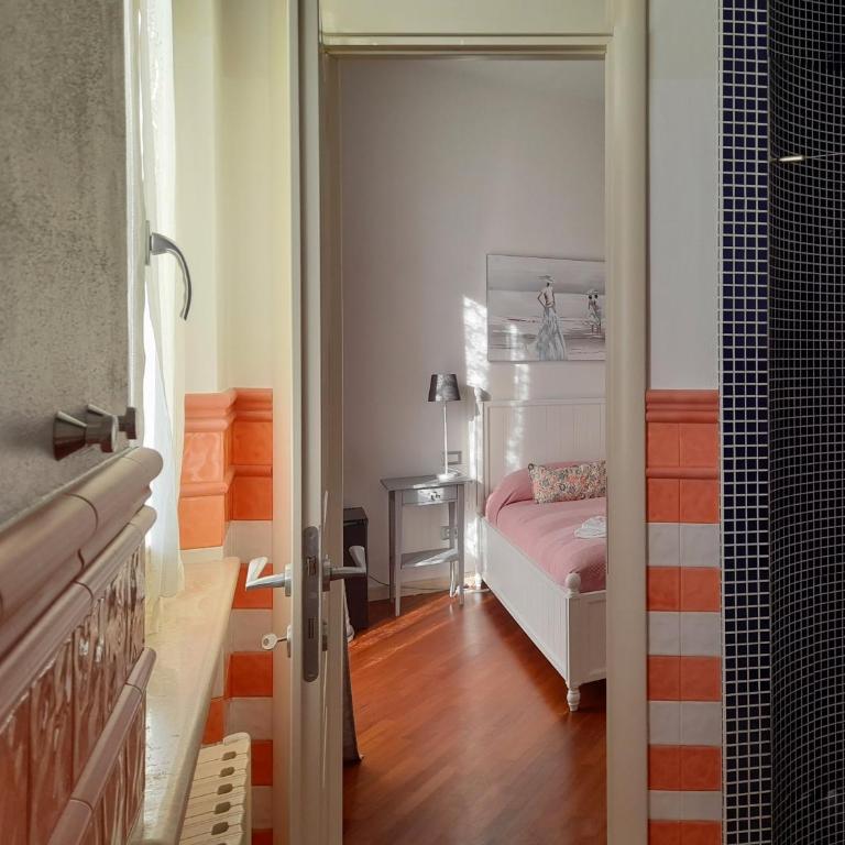 Affittacamere Villa Silvia - Camera Matrimoniale con Balcone (3 Adulti) - 4