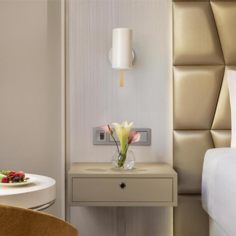 NH Collection Barcelona Podium - Family Quintuple Interconnecting Room with Extra Bed (3 Adults + 2 Children) - 5