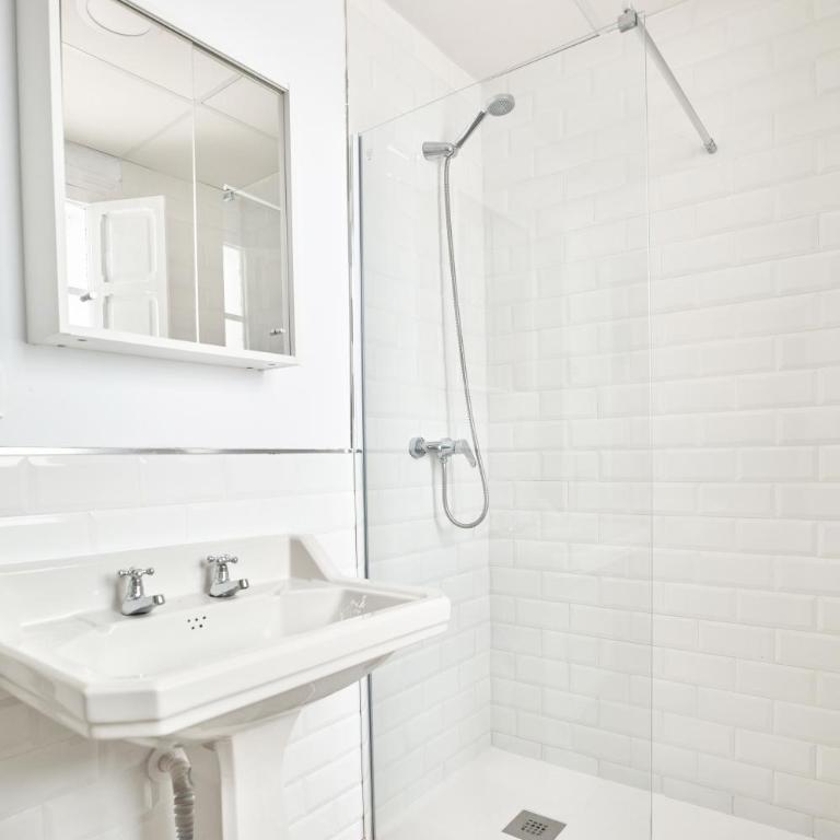 Cuca Rooms by Cadiz Time - Habitación Doble con baño compartido - 11