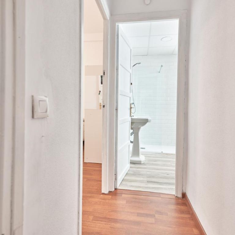 Cuca Rooms by Cadiz Time - Habitación Doble con baño compartido - 1
