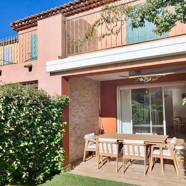 Villa nichée sur golf & piscine - Maison 2 Chambres - 3