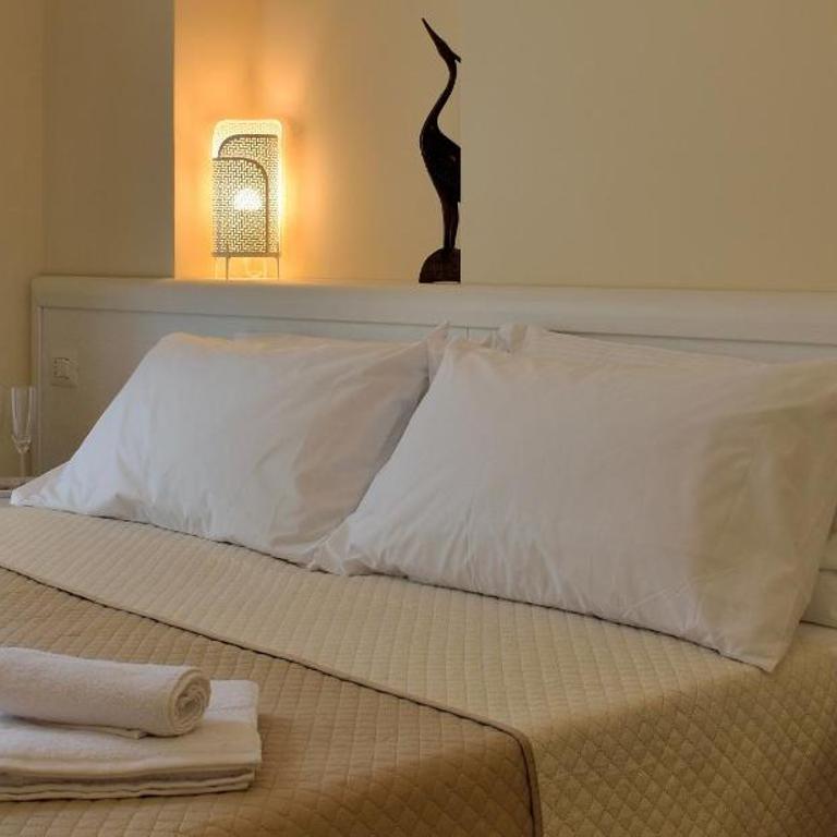 Bellini Inn Deluxe - Double or Twin Room with Extra Bed - 10
