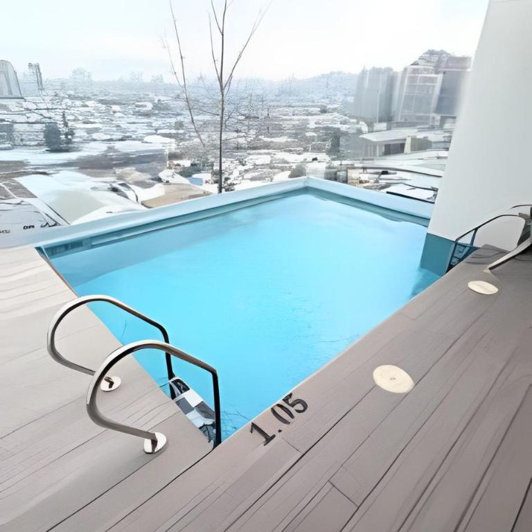 Santa Elvira Apartments - Deluxe One-Bedroom Apartment - 30