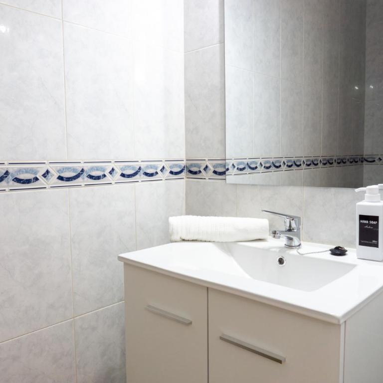 Patio del Sol Benalmádena - Three-Bedroom Apartment - 23