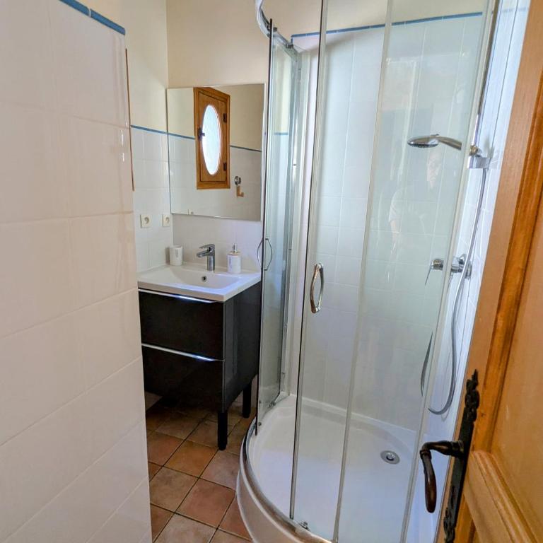 Studio cosy et spacieux - Apartamento de 1 dormitorio - 8