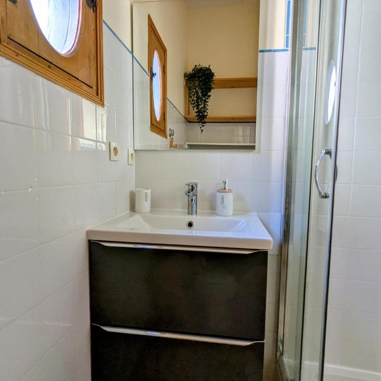 Studio cosy et spacieux - Apartamento de 1 dormitorio - 9