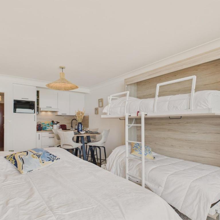Vue mer, joli studio pour 4 à 40m de la plage - Monolocale - 12