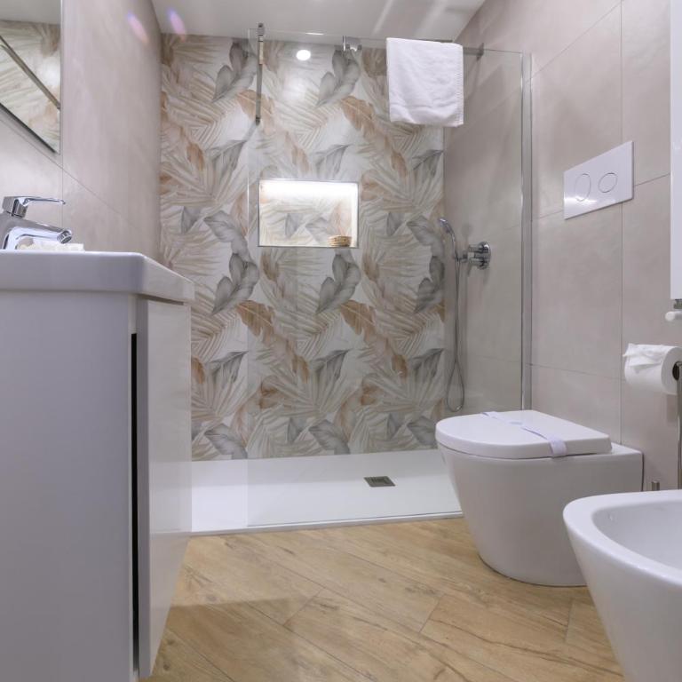 Oros rooms - Deluxe Double Room with Balcony - 5