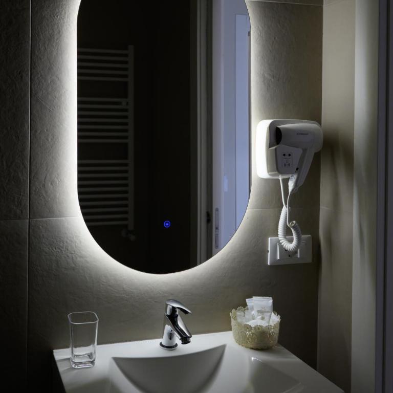 Oros rooms - Deluxe Double Room with Balcony - 7
