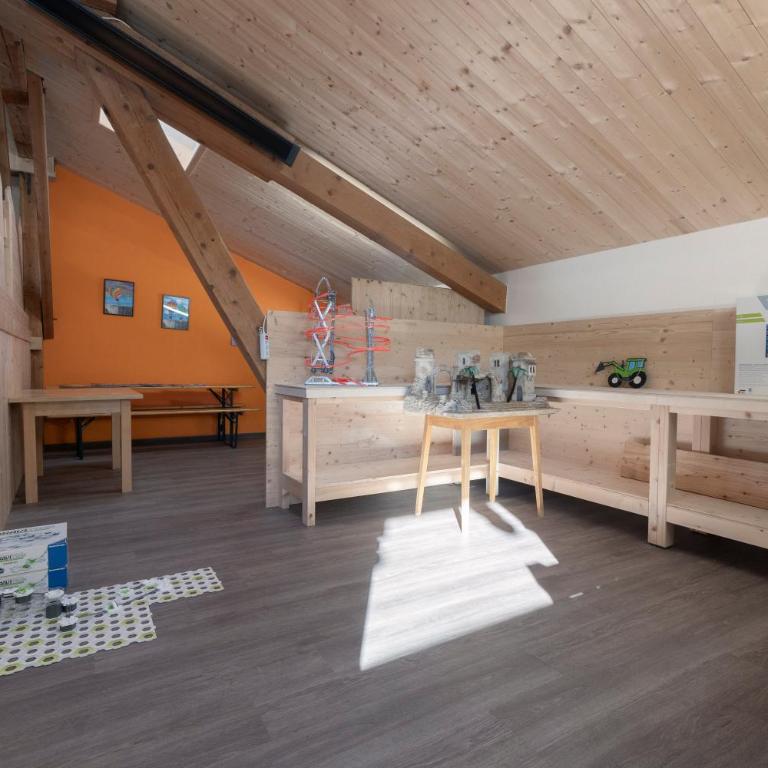 Chalet Waldhart - Ferienhaus mit 4 Zimmern - 48