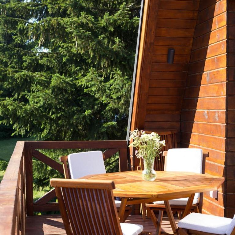 Vista Mountain House - Two-Bedroom Chalet - 14