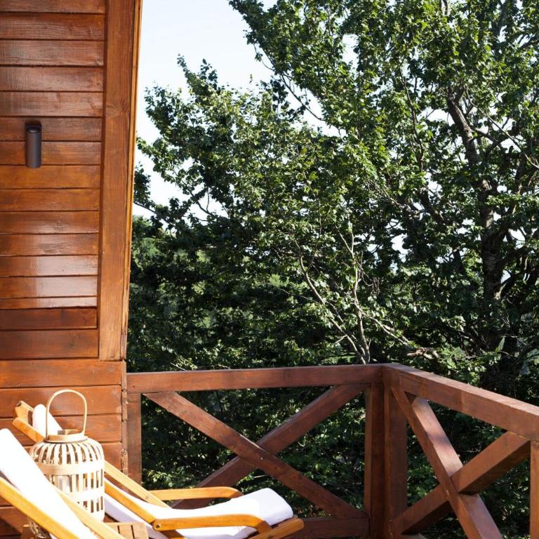 Vista Mountain House - Two-Bedroom Chalet - 13