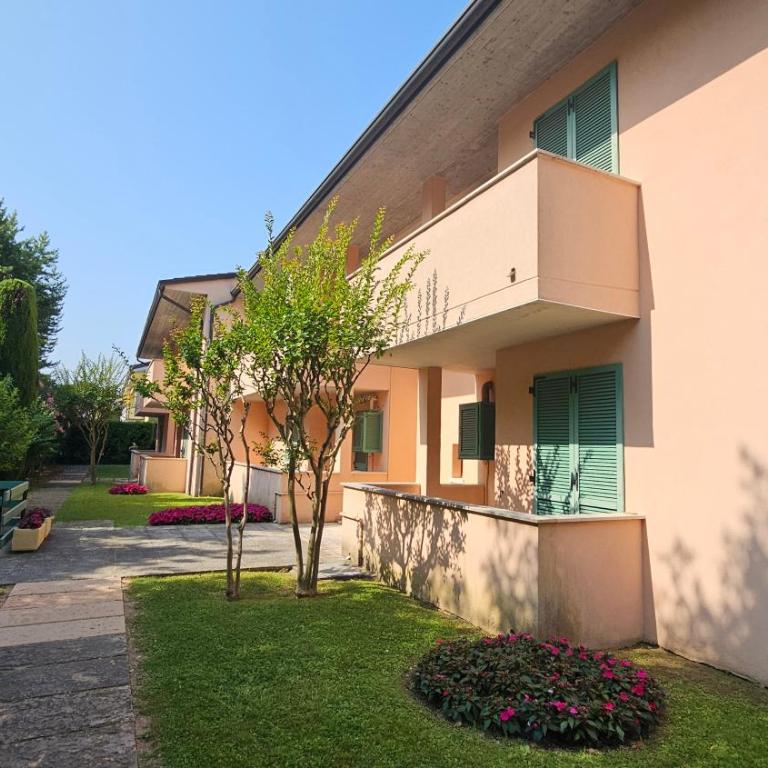 APARTMENT ORTENSIA - Regarda Travel - Appartamento con Vista Piscina - 26