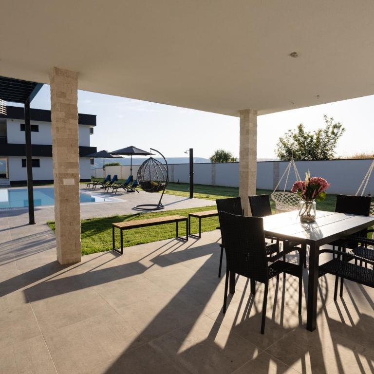 Villa One Wall - Three-Bedroom Villa - 26
