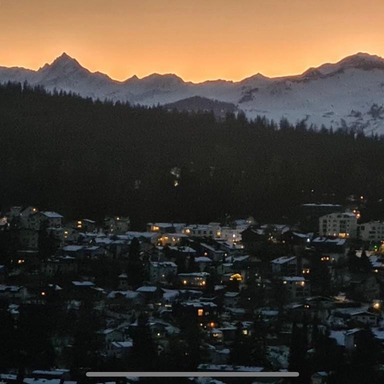 Crap da Flem - 3.5 Zimmer Ferienwohnung am Sonnenhang von Flims - Apartment mit Blick auf die Berge - 3