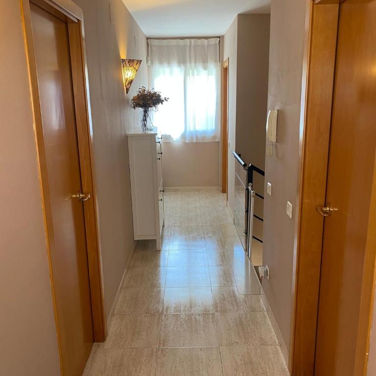 Adosado Familiar en Tamarit, Tarragona, España - Casa de 3 dormitorios - 41