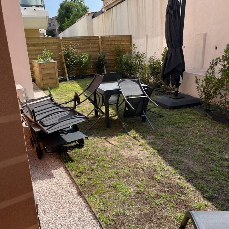 Appartement 2 chambres en rez de jardin avec piscine - Apartamento de 2 dormitorios - 17
