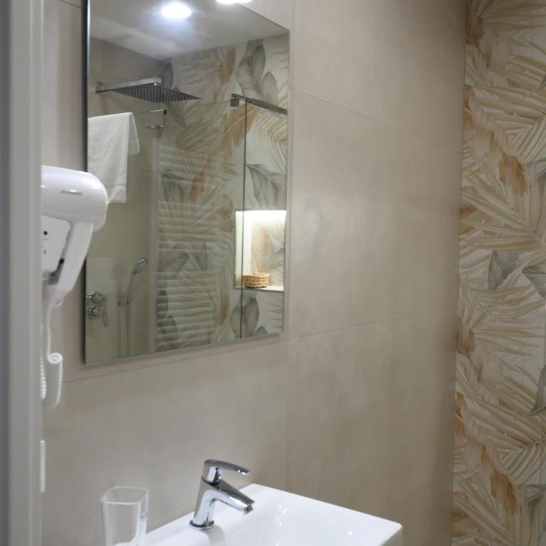 Oros rooms - Deluxe Double Room with Balcony - 11