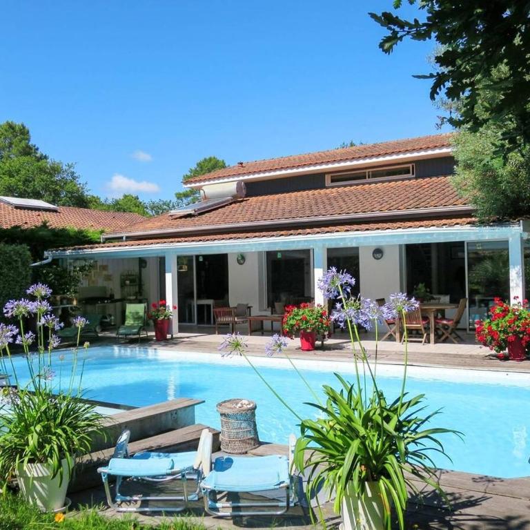 Villa Katy avec piscine, meublé de tourisme 3 étoiles - Three-Bedroom Villa - 1