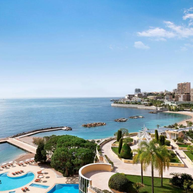 Le Méridien Beach Plaza - Premium Doppelzimmer mit 2 Doppelbetten und Balkon – seitlicher Meerblick - 3