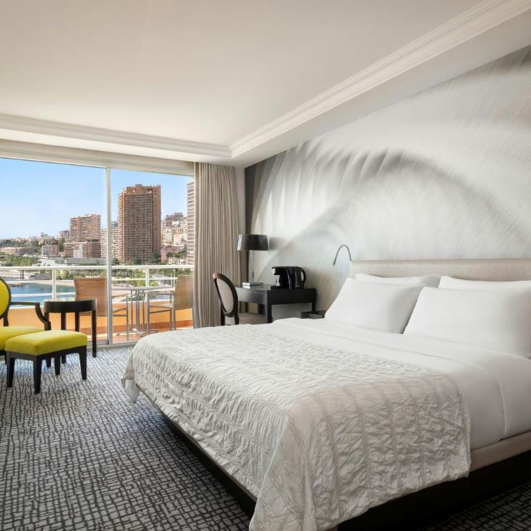 Le Méridien Beach Plaza - Deluxe Zimmer mit Kingsize-Bett, seitlichem Meerblick und Balkon - 2